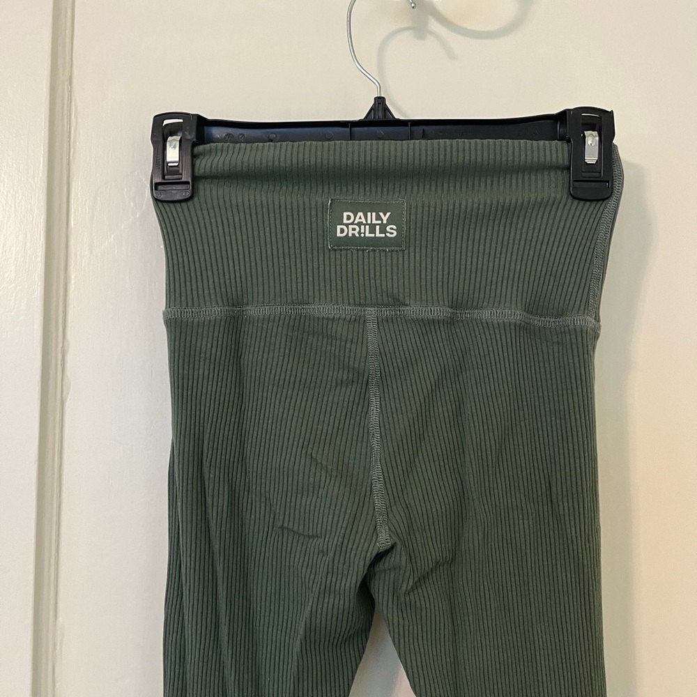 Daily Drills Ribbed Leggings